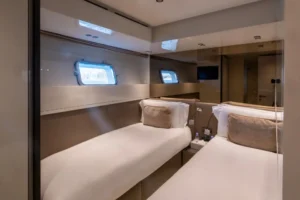 2018-sanlorenzo-sx88-for-sale-in-dubai-17