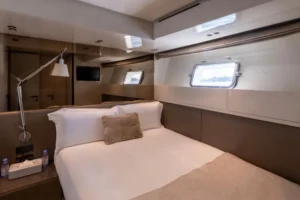 2018-sanlorenzo-sx88-for-sale-in-dubai-18