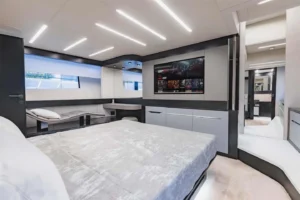 2020-pershing-8x-for-sale-in-dubai-8
