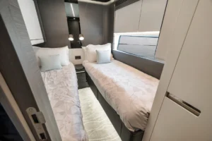2024-azimut-s8-yacht-for-sale-in-miami (31)