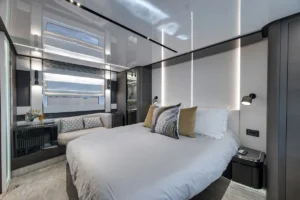 2024-azimut-s8-yacht-for-sale-in-miami (40)
