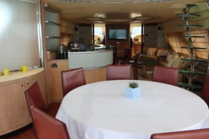 2004-azimut-98-leonardo-for-sale-maldives-12