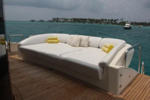 2004-azimut-98-leonardo-for-sale-maldives-18