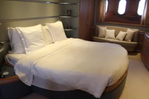 2004-azimut-98-leonardo-for-sale-maldives-19
