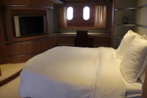 2004-azimut-98-leonardo-for-sale-maldives-20