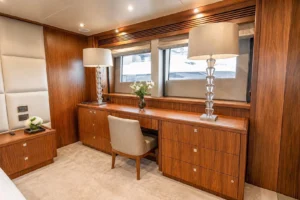 2014-sunseeker-131-marin-for-sale-fort-lauderdale-18