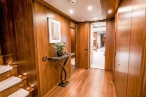 2014-sunseeker-131-marin-for-sale-fort-lauderdale-19