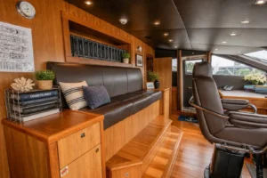 2014-sunseeker-131-marin-for-sale-fort-lauderdale-23