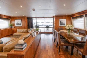 2014-sunseeker-131-marin-for-sale-fort-lauderdale-24