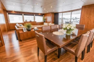2014-sunseeker-131-marin-for-sale-fort-lauderdale-25
