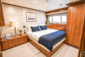2014-sunseeker-131-marin-for-sale-fort-lauderdale-29