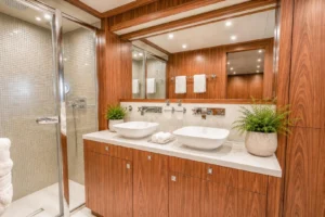 2014-sunseeker-131-marin-for-sale-fort-lauderdale-34