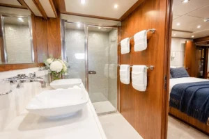 2014-sunseeker-131-marin-for-sale-fort-lauderdale-35