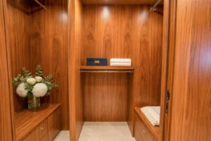 2014-sunseeker-131-marin-for-sale-fort-lauderdale-36
