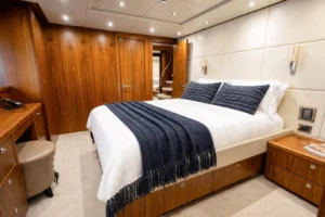 2014-sunseeker-131-marin-for-sale-fort-lauderdale-39