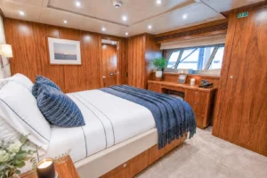 2014-sunseeker-131-marin-for-sale-fort-lauderdale-40