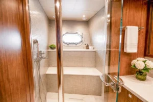 2014-sunseeker-131-marin-for-sale-fort-lauderdale-41