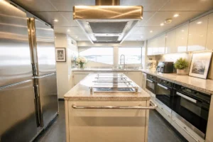 2014-sunseeker-131-marin-for-sale-fort-lauderdale-46
