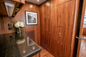 2014-sunseeker-131-marin-for-sale-fort-lauderdale-49