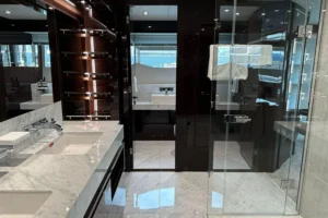 2020-sunseeker-131-yacht-for-sale-hong-kong-1