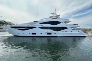 2020-sunseeker-131-yacht-for-sale-hong-kong-15