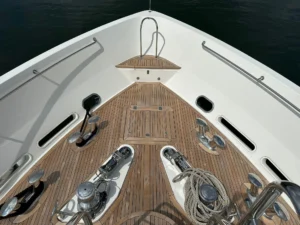 2020-sunseeker-131-yacht-for-sale-hong-kong-16