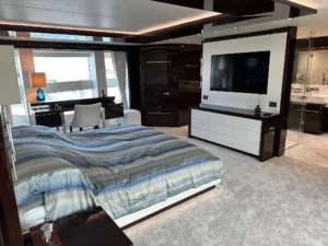 2020-sunseeker-131-yacht-for-sale-hong-kong-21
