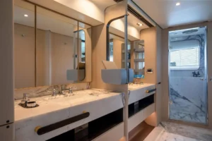 2021-azimut-grande-32m-for-sale-in-singapore-18